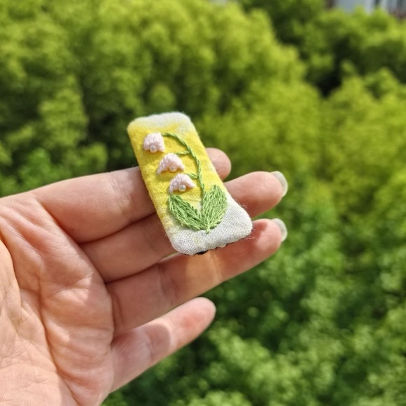 Handmade Floral Embroidered Hair Clips, Cute Hair Clips - Picture 3 of 7